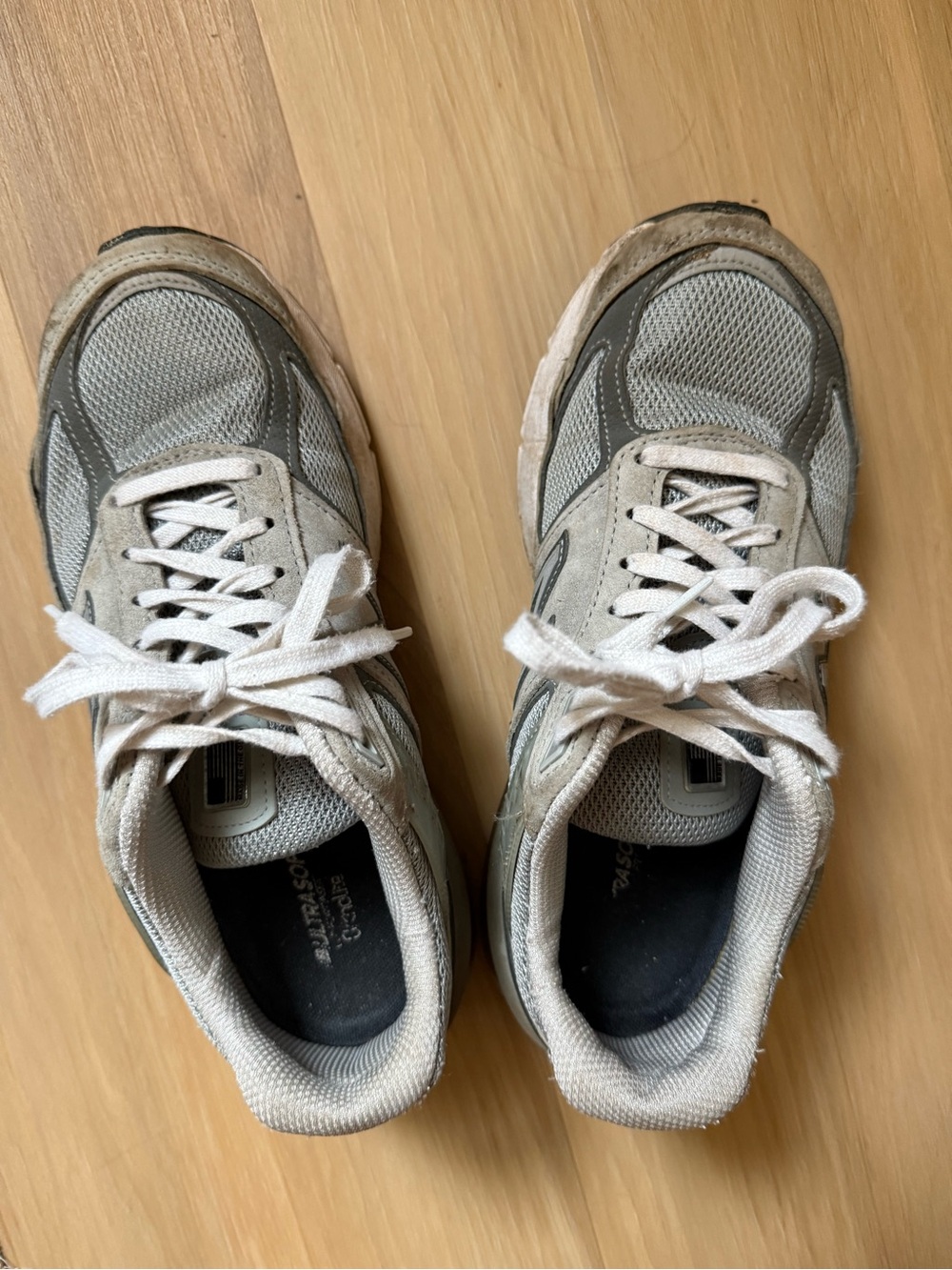 New Balance Women's 990v5 Sneakers in Gray and White - Picture 2 of 9